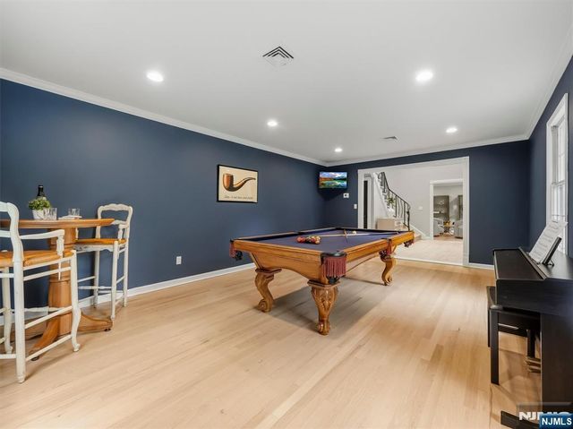 22 Millstream Road, Upper Saddle River, NJ 07458