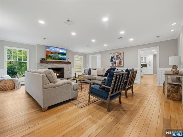 22 Millstream Road, Upper Saddle River, NJ 07458
