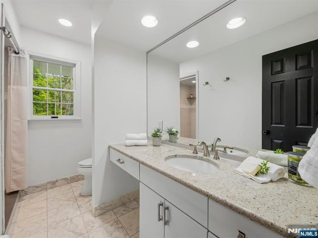 22 Millstream Road, Upper Saddle River, NJ 07458