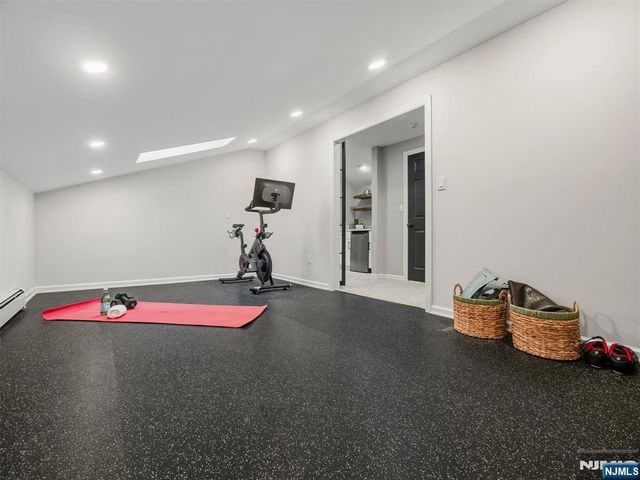 22 Millstream Road, Upper Saddle River, NJ 07458