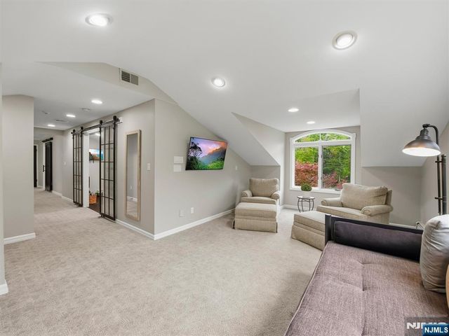 22 Millstream Road, Upper Saddle River, NJ 07458