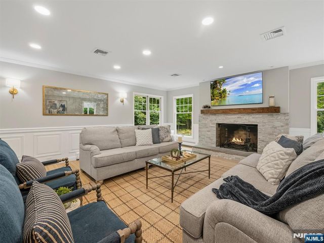22 Millstream Road, Upper Saddle River, NJ 07458