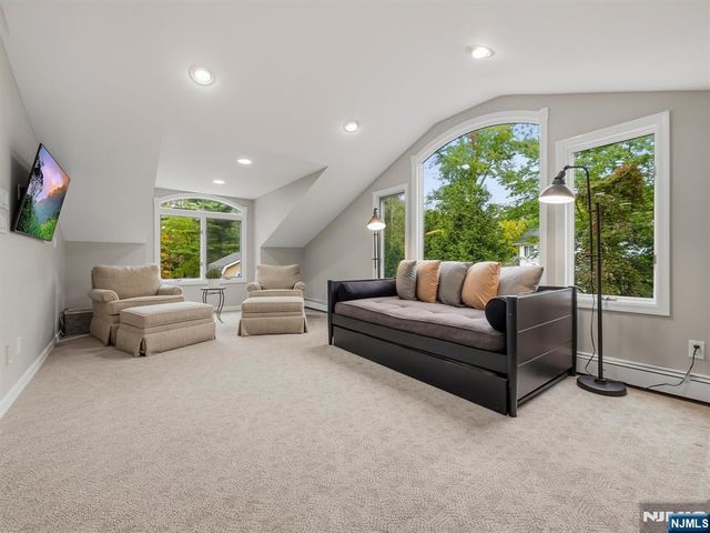 22 Millstream Road, Upper Saddle River, NJ 07458