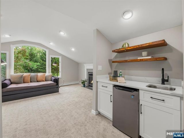 22 Millstream Road, Upper Saddle River, NJ 07458