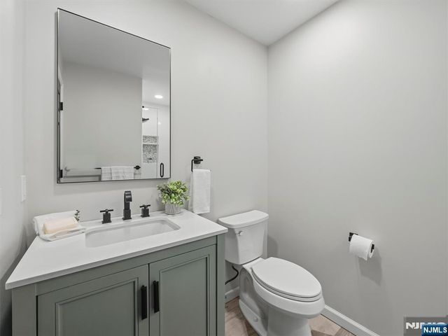 22 Millstream Road, Upper Saddle River, NJ 07458