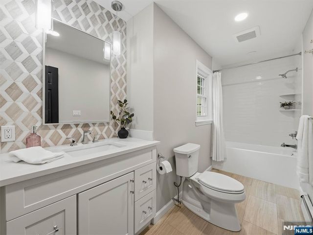 22 Millstream Road, Upper Saddle River, NJ 07458