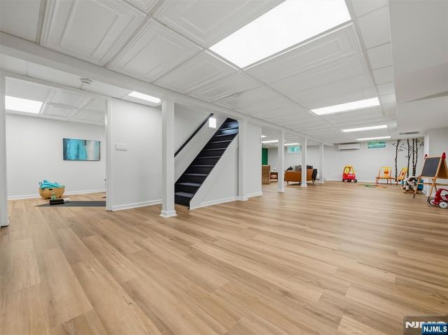 22 Millstream Road, Upper Saddle River, NJ 07458