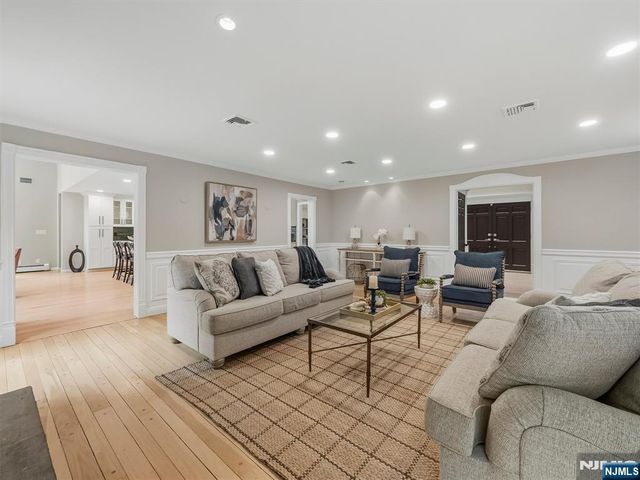 22 Millstream Road, Upper Saddle River, NJ 07458
