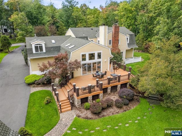22 Millstream Road, Upper Saddle River, NJ 07458