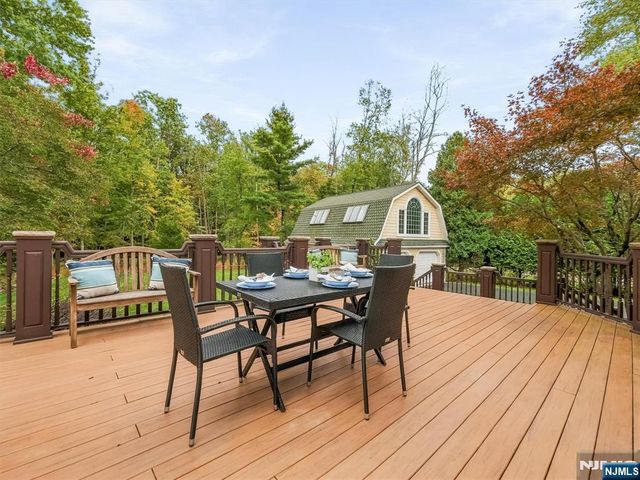 22 Millstream Road, Upper Saddle River, NJ 07458