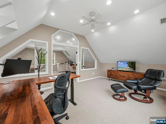 22 Millstream Road, Upper Saddle River, NJ 07458