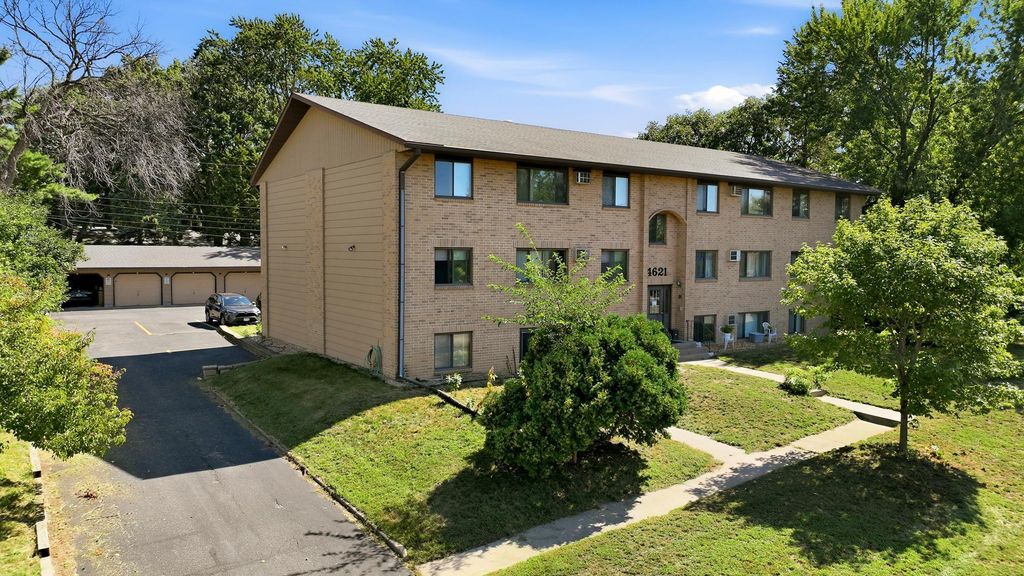 4621 University Avenue NE, Columbia Heights, MN 55421 — exterior