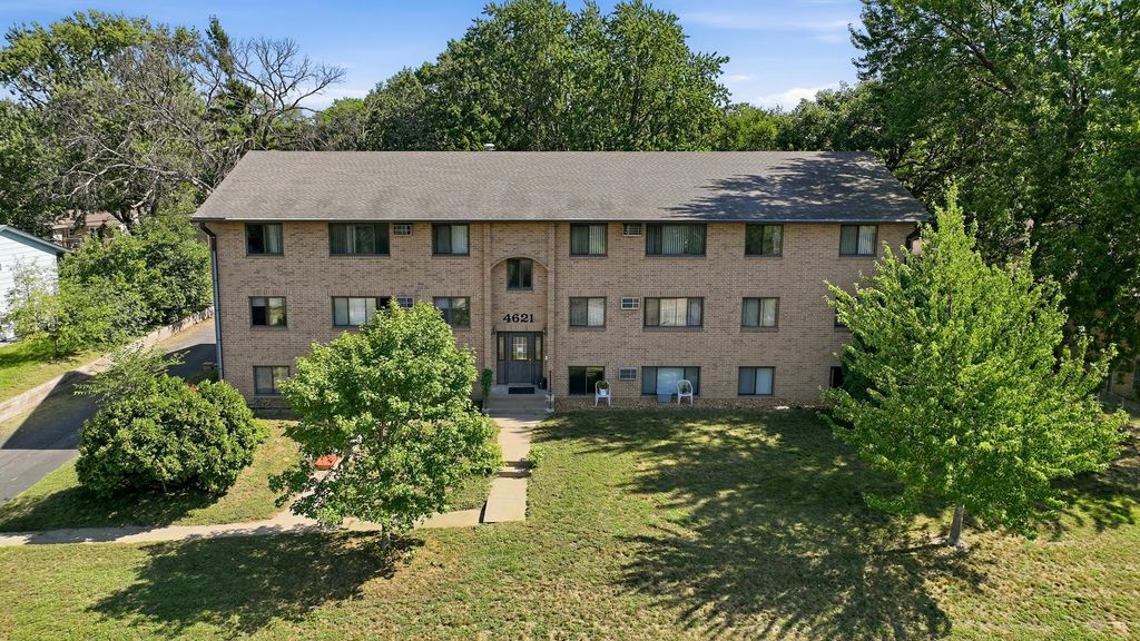 4621 University Avenue NE, Columbia Heights, MN 55421 — photo 2
