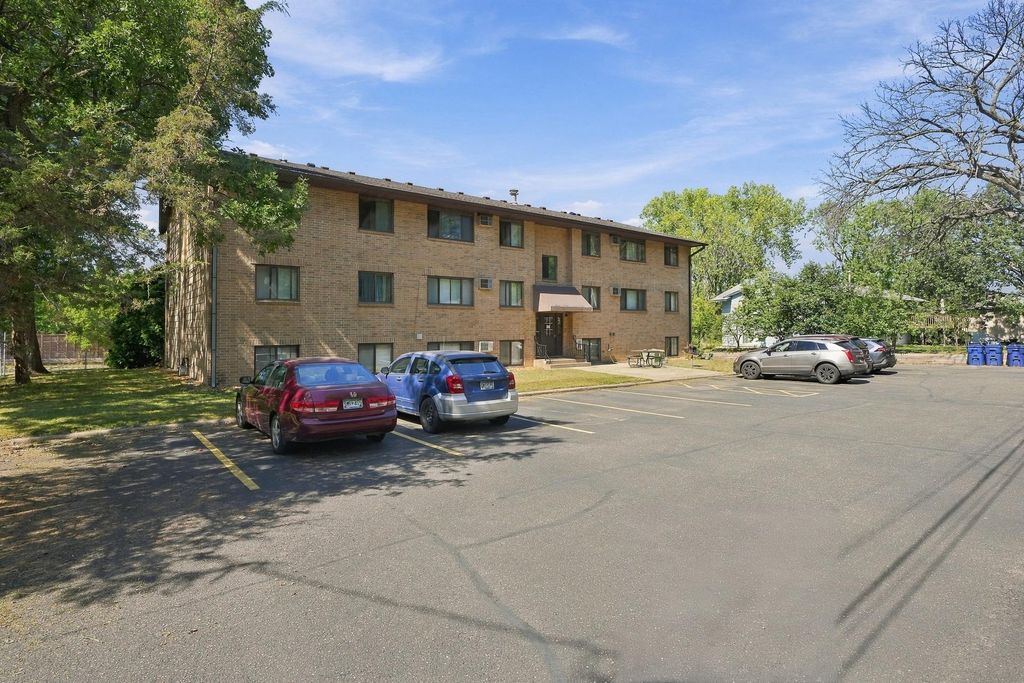 4621 University Avenue NE, Columbia Heights, MN 55421 — photo 3