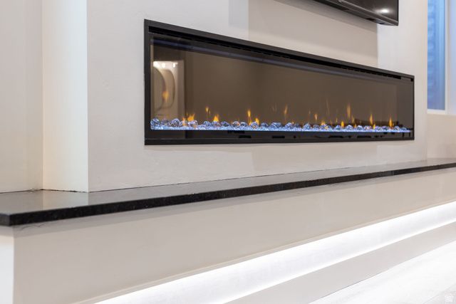 94 S 950 E, Hyde Park, UT 84318