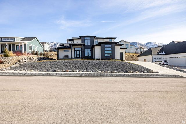 94 S 950 E, Hyde Park, UT 84318