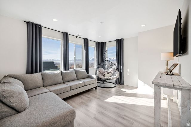 94 S 950 E, Hyde Park, UT 84318