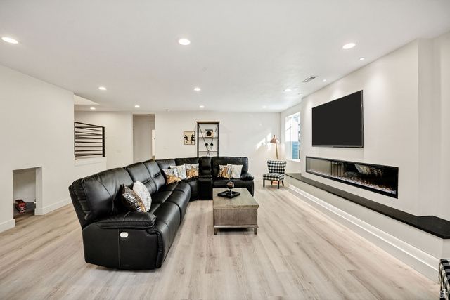 94 S 950 E, Hyde Park, UT 84318