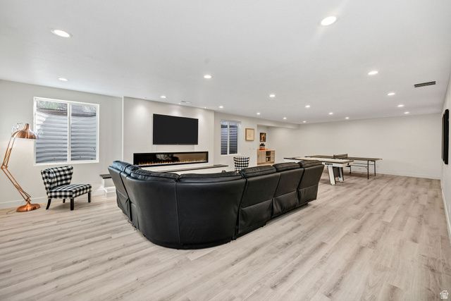 94 S 950 E, Hyde Park, UT 84318