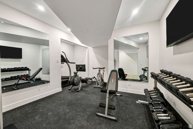 94 S 950 E, Hyde Park, UT 84318