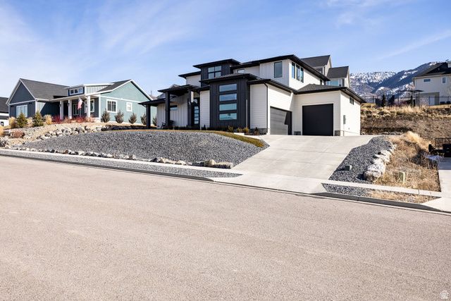 94 S 950 E, Hyde Park, UT 84318