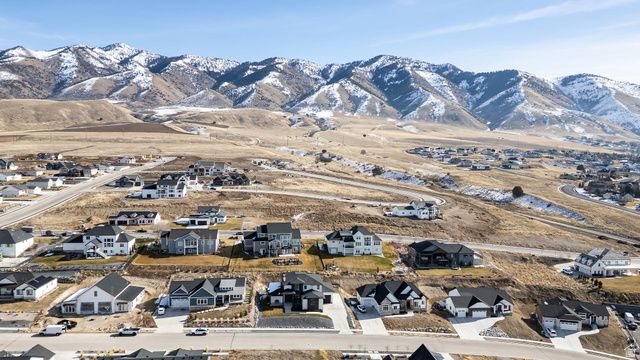 94 S 950 E, Hyde Park, UT 84318