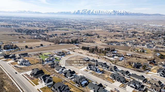 94 S 950 E, Hyde Park, UT 84318