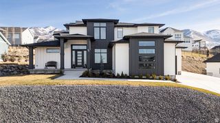 94 S 950 E, Hyde Park, UT 84318