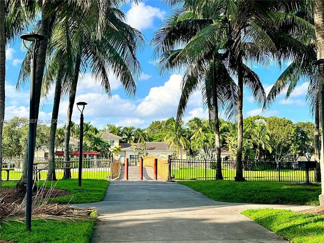 2452 Centergate Drive 102, Miramar, FL 33025