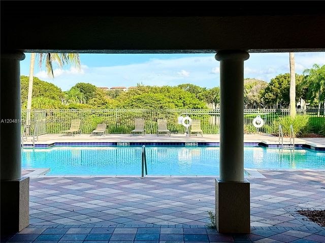 2452 Centergate Drive 102, Miramar, FL 33025