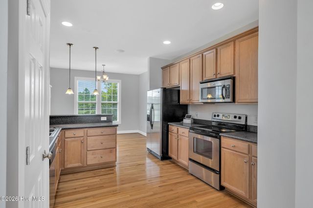 417 Meadowland Circle, Maple Hill, NC 28454