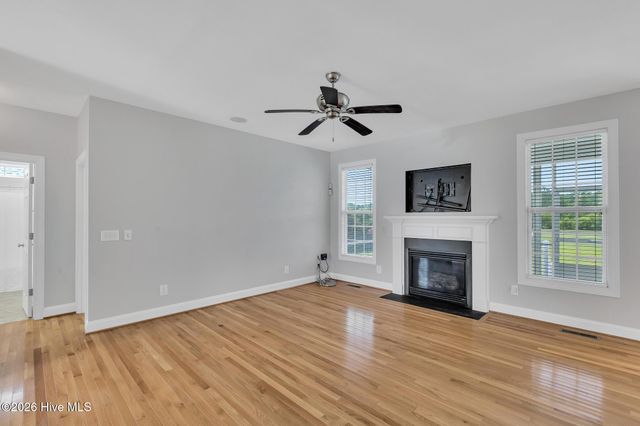 417 Meadowland Circle, Maple Hill, NC 28454