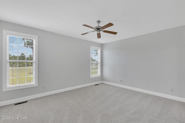 417 Meadowland Circle, Maple Hill, NC 28454