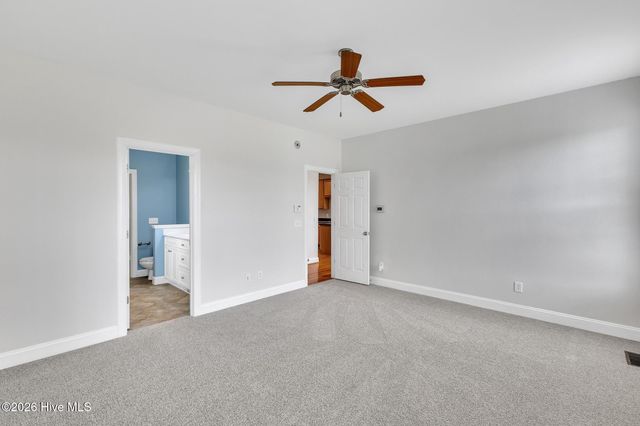 417 Meadowland Circle, Maple Hill, NC 28454