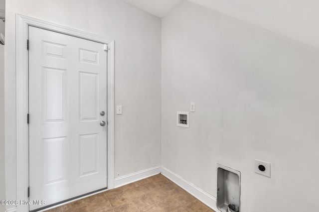 417 Meadowland Circle, Maple Hill, NC 28454