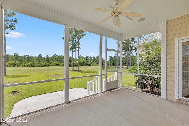 417 Meadowland Circle, Maple Hill, NC 28454