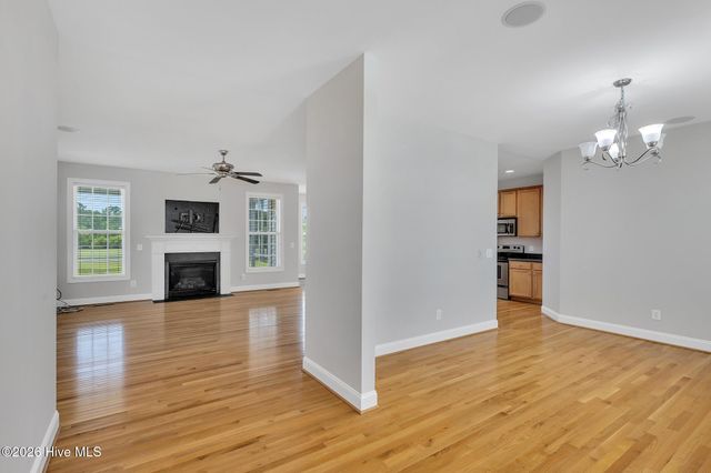 417 Meadowland Circle, Maple Hill, NC 28454