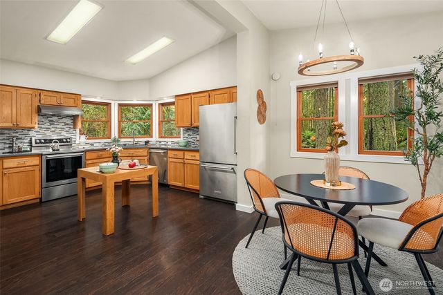 12908 SW 244th Place, Vashon, WA 98070