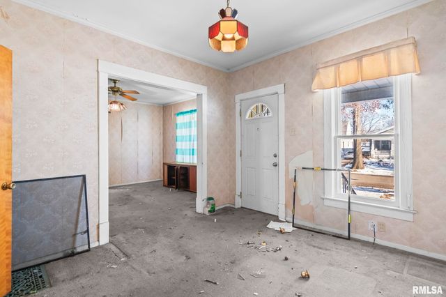 2161 S 10TH Street, Springfield, IL 62703