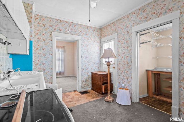 2161 S 10TH Street, Springfield, IL 62703