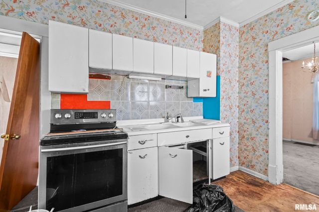 2161 S 10TH Street, Springfield, IL 62703