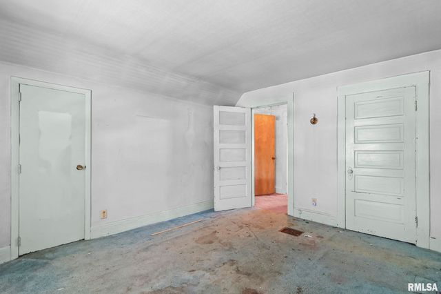 2161 S 10TH Street, Springfield, IL 62703