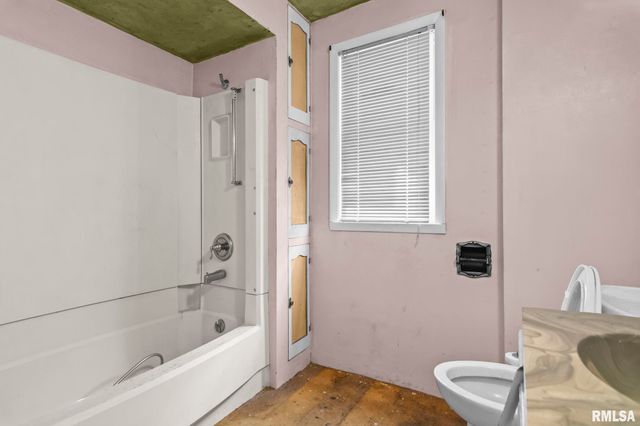 2161 S 10TH Street, Springfield, IL 62703