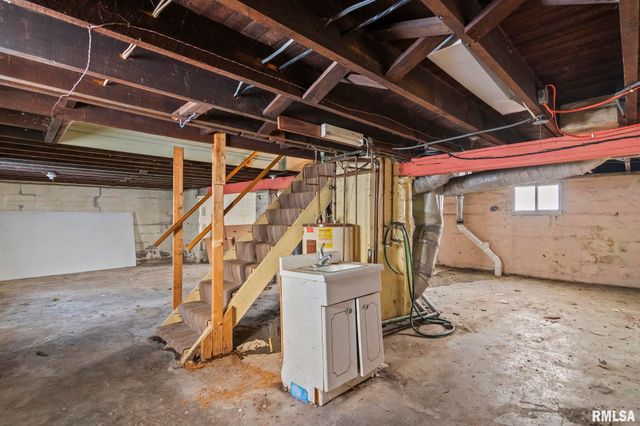 2161 S 10TH Street, Springfield, IL 62703