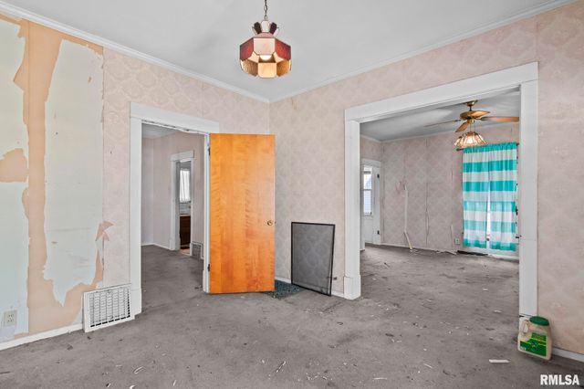 2161 S 10TH Street, Springfield, IL 62703