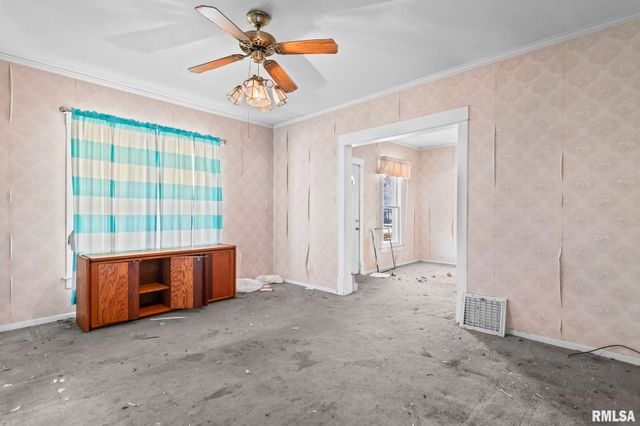 2161 S 10TH Street, Springfield, IL 62703