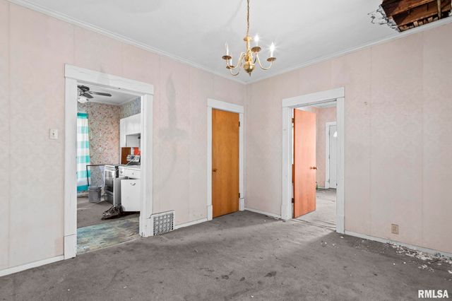 2161 S 10TH Street, Springfield, IL 62703