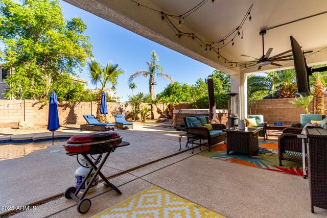 6233 S ROCHESTER Drive, Gilbert, AZ 85298