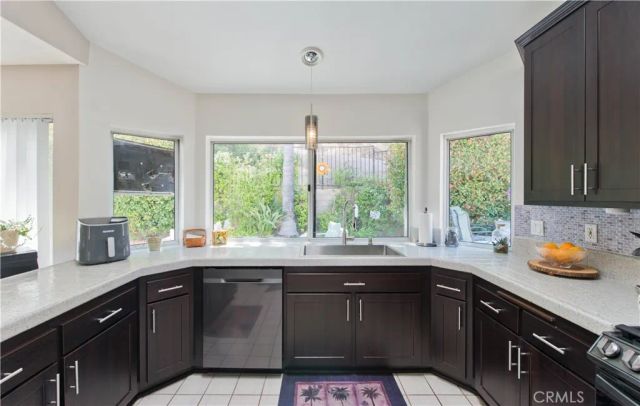 28722 Darrow, Saugus, CA 91390