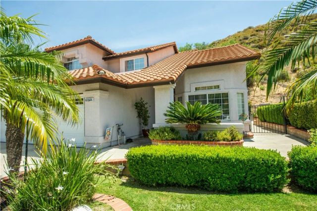 28722 Darrow, Saugus, CA 91390